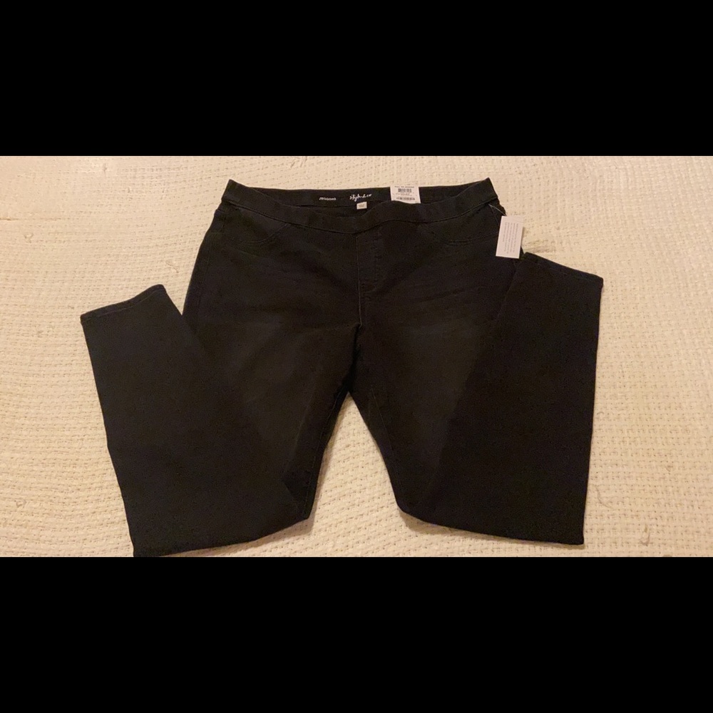 NWT Style & co Black pull on Jeggings
